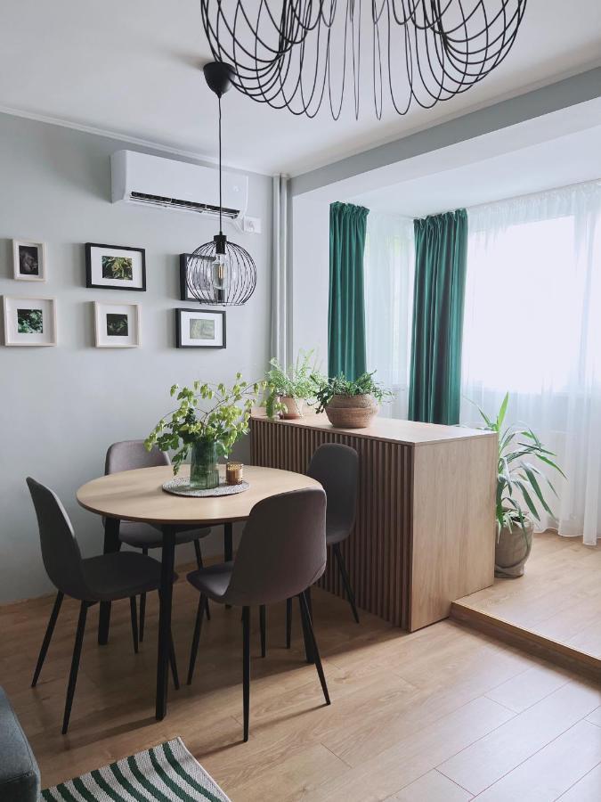 Riverside Jungle Green Apartment Oradea Buitenkant foto