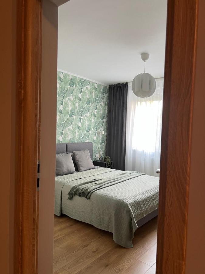 Riverside Jungle Green Apartment Oradea Buitenkant foto