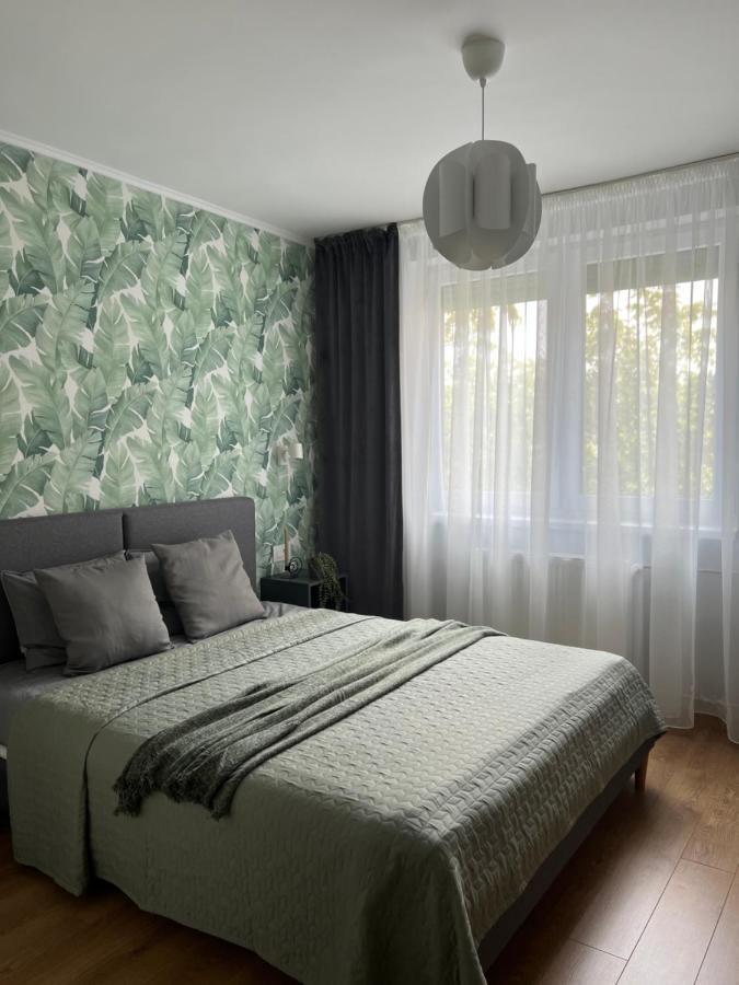 Riverside Jungle Green Apartment Oradea Buitenkant foto